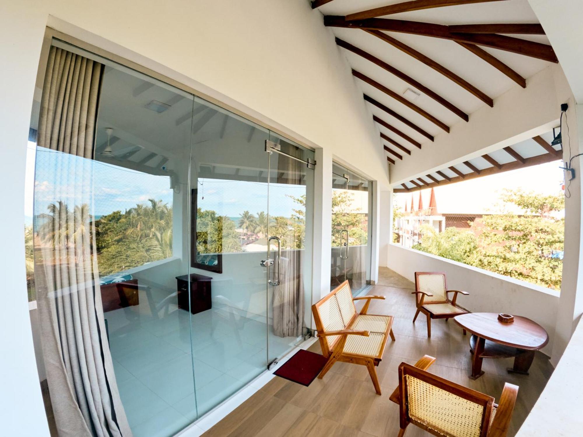 Baden Beach Hotel Калкуда Экстерьер фото